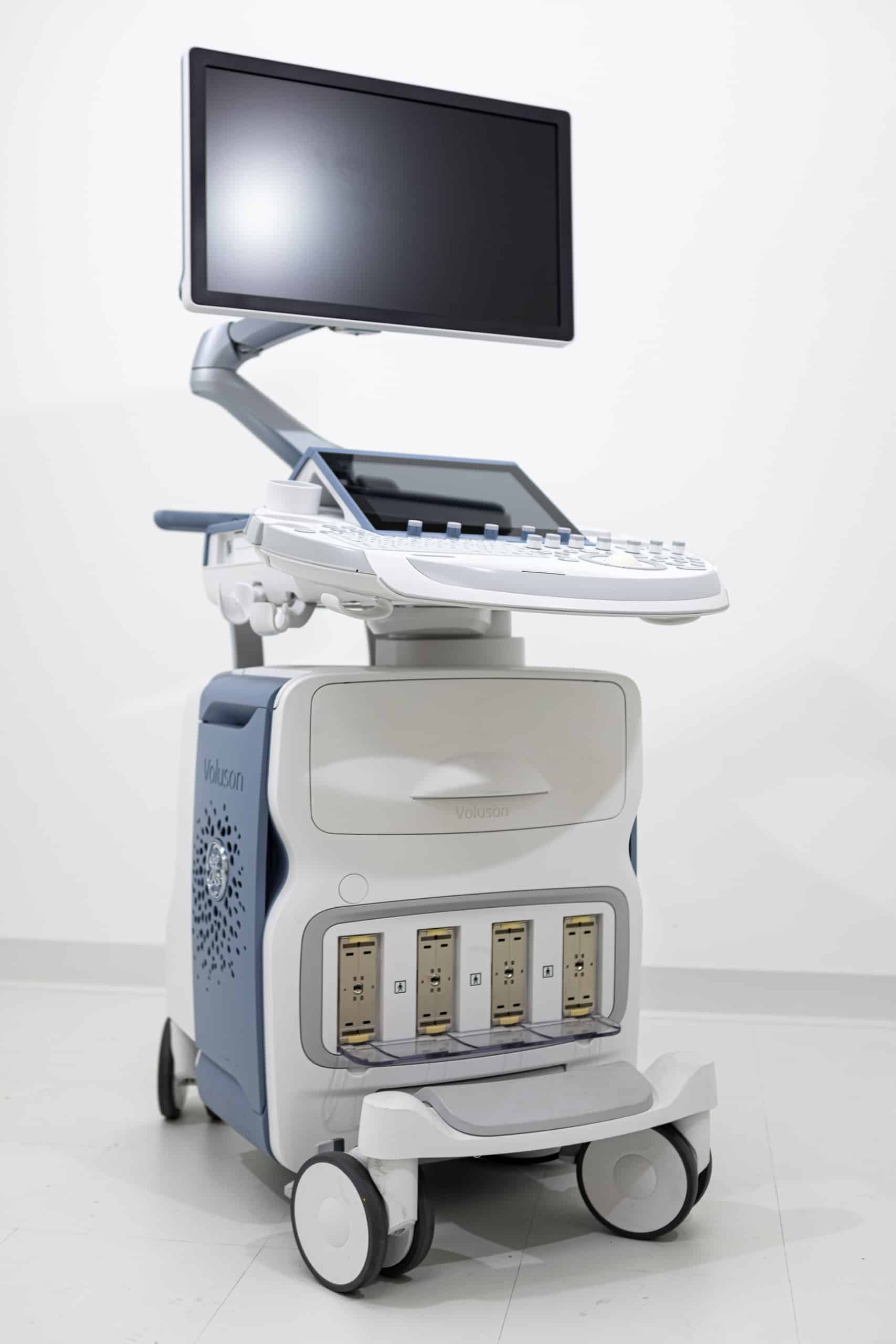 Refurbished Voluson E8 Left Side View