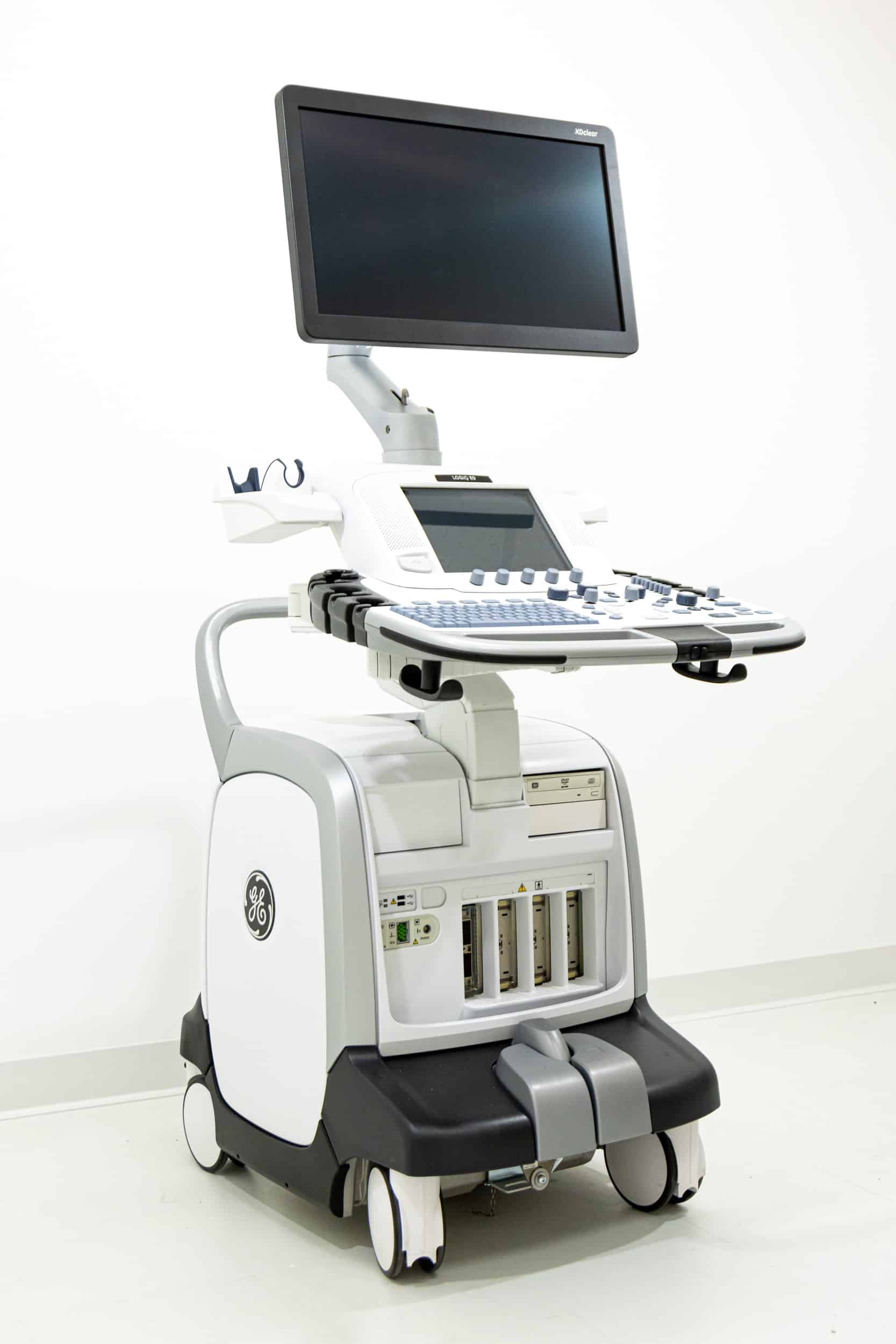 Refurbished GE Logiq E9 view from left