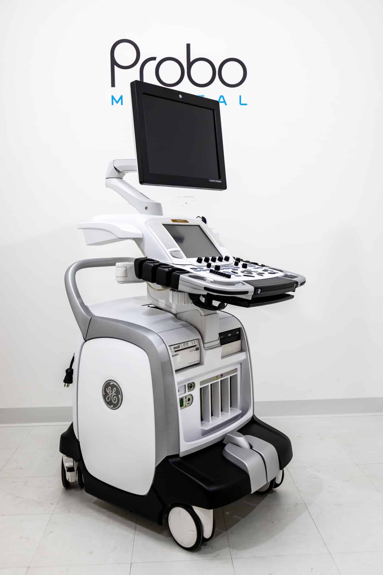 GE Vivid E9 XDClear Right-side view
